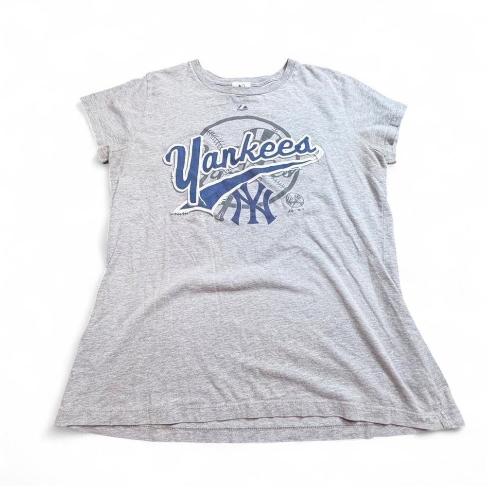 Y2K Majestic Women's Grey Yankees T-Shirt
